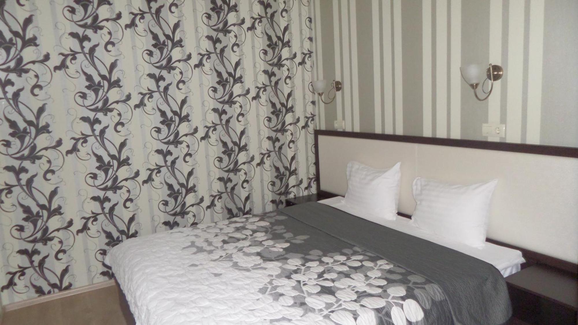 Royal Hotel Harkov Szoba fotó
